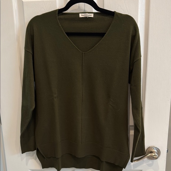 Newbury Kustom Green V-Neck Sweater Relaxed Fit - Picture 1 of 4